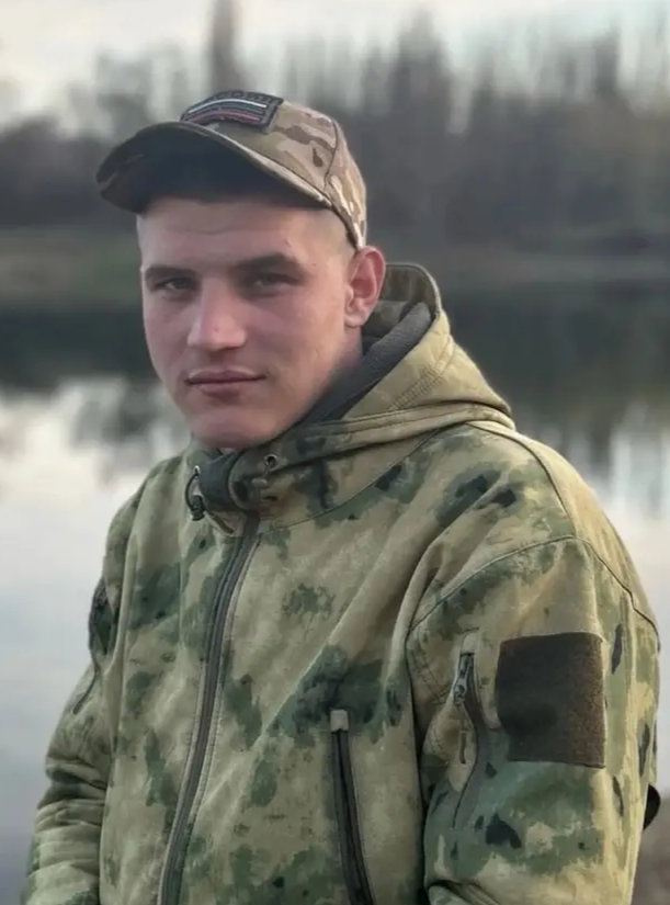 Младший сержант Земляных Анатолий Иванович