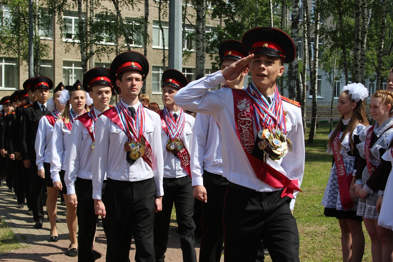 Выпускной кадетов СОШ № 21. Прощание с кадетским знаменем - Богородское  окружное отделение ВООВ «БОЕВОЕ БРАТСТВО»