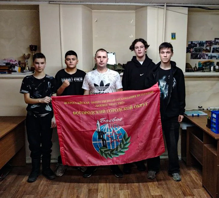 13 февраля 2025 г. в штабе Волонтёрской роты БОО ВООВ «БОЕВОЕ БРАТСТВО» была проведена тренировка по боксу