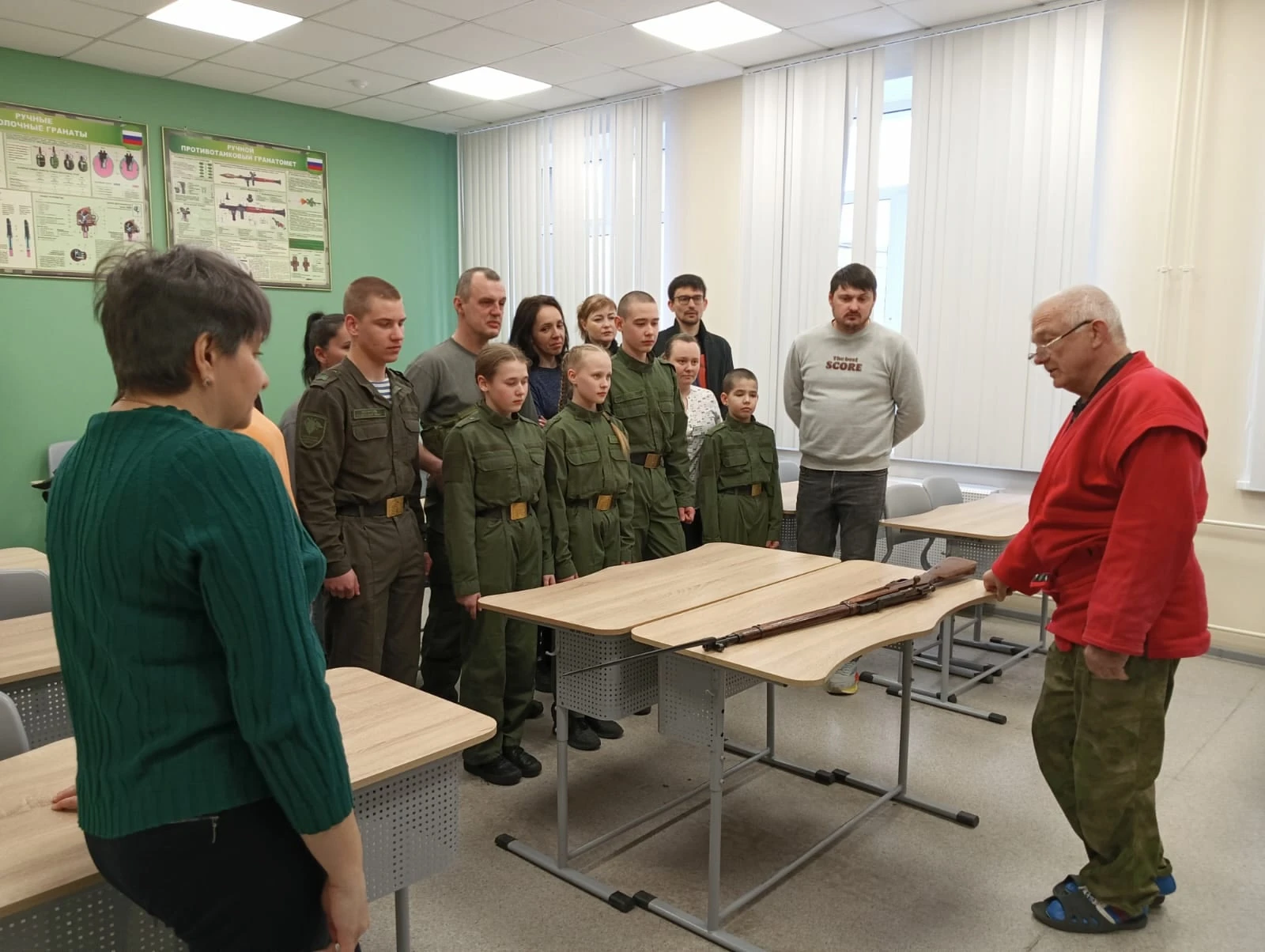 14 апреля 2025 г. заместитель руководителя БОО ВООВ «БОЕВОЕ БРАТСТВО» провёл патриотическое мероприятие для кадетов ЦО № 21