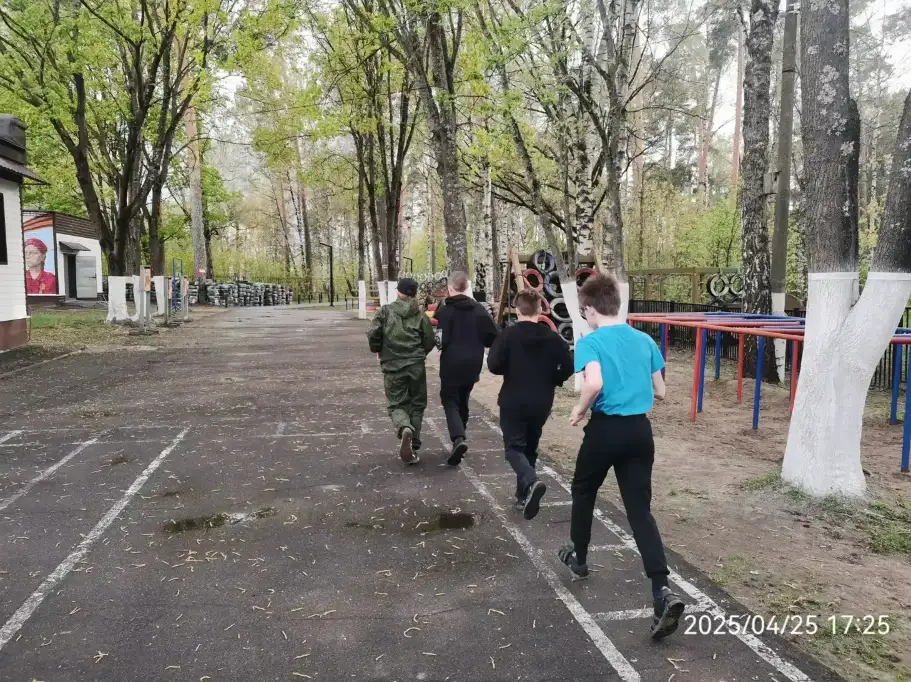 25 апреля 2025 года прошли занятия с воспитанниками МПК «Слава» по различным темам