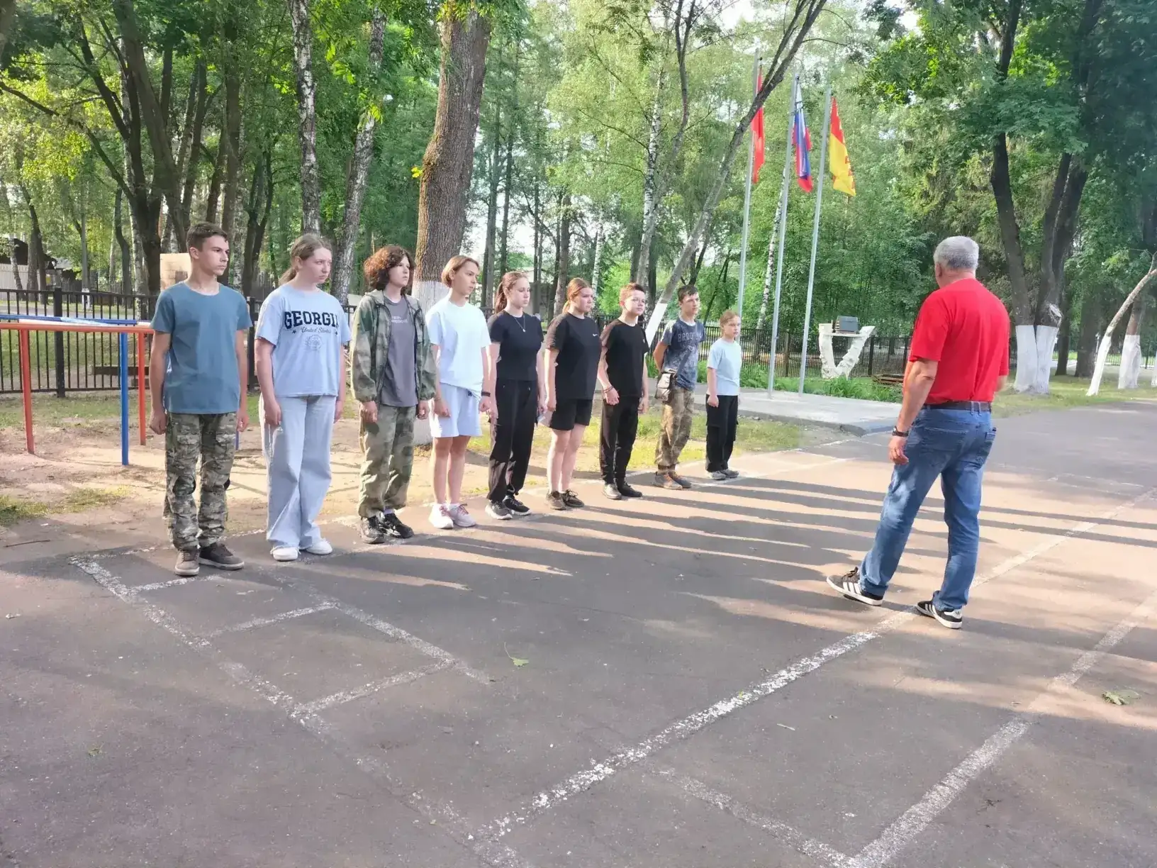 6 июня 2025 г. в МБУ «ЦДПМ» в рамках программы летнего отдыха детей прошла тренировка для воспитанников объединения «Юнармия»