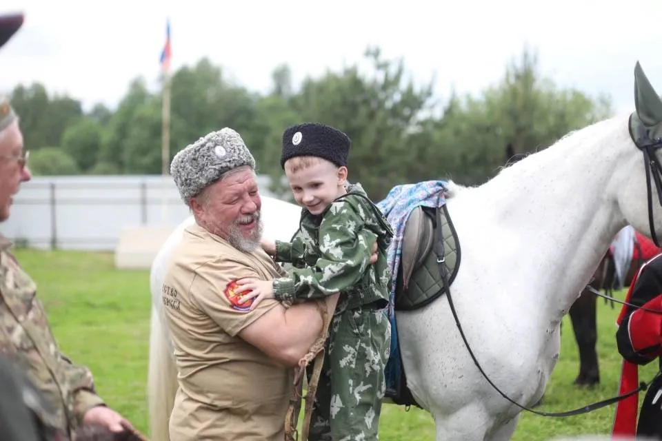 7 июня 2025 года член БОО ВООВ «БОЕВОЕ БРАТСТВО» принял участие в проведении старой и доброй традиции «Посажение на коня»