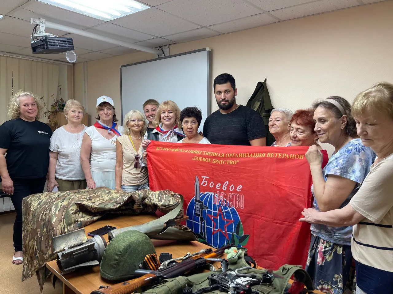 15 июля 2025 г. состоялась памятная встреча участников проекта «Активное долголетие» с членами БОО ВООВ «БОЕВОЕ БРАТСТВО»