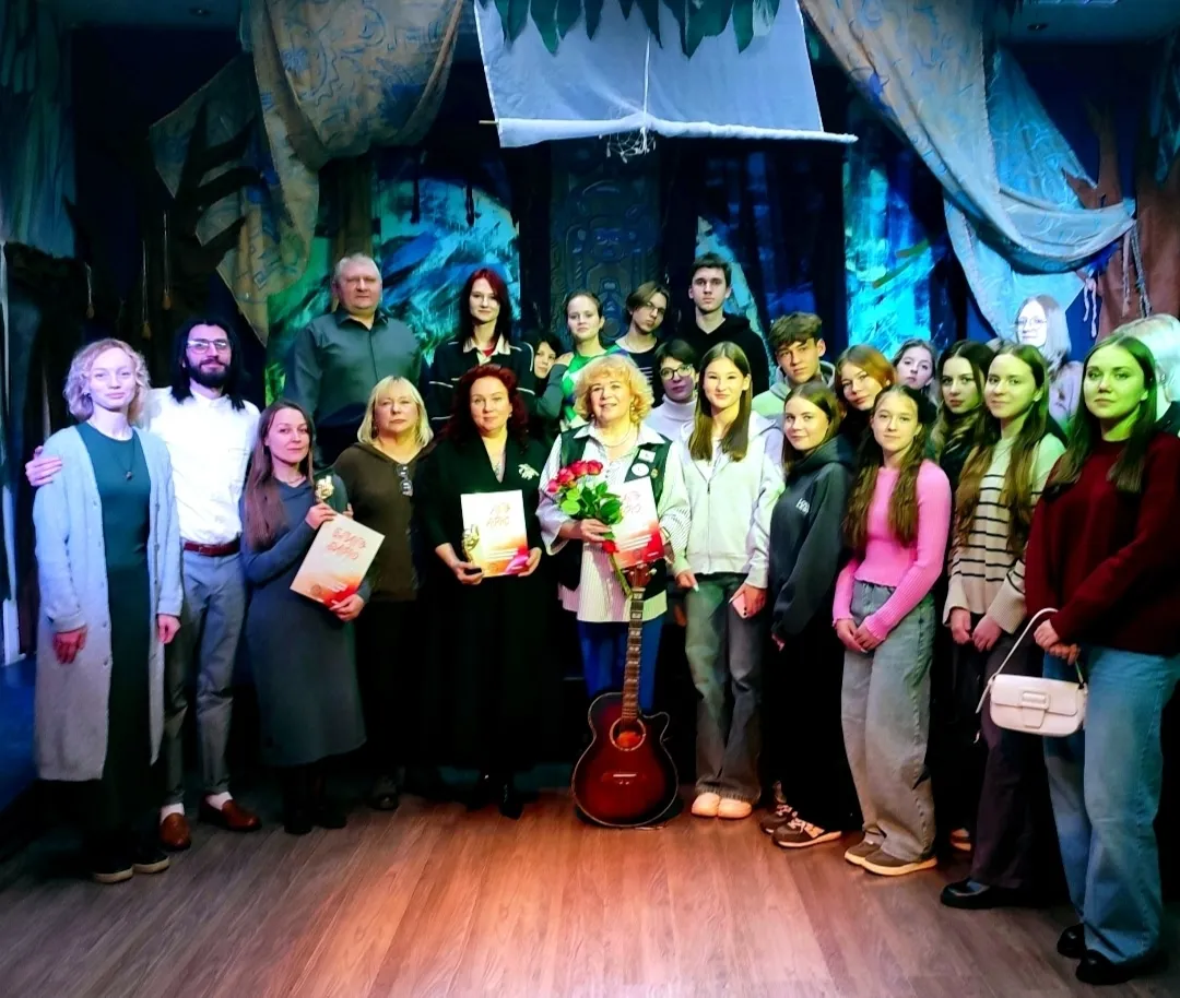 21 ноября 2025 года в молодёжном центре «Юность» состоялся IV окружной благотворительный театральный фестиваль «БлагоДарю»
