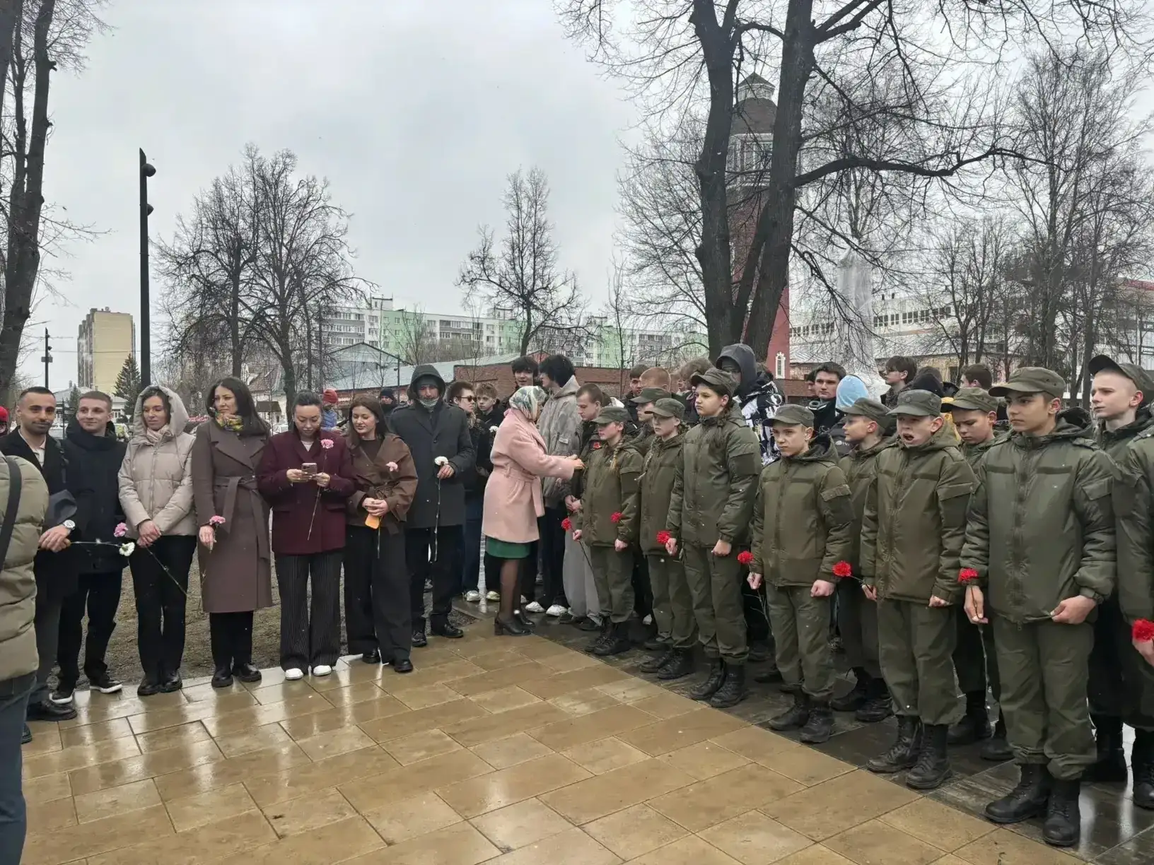 10 апреля 2026 года у монумента несовершеннолетним узникам фашизма состоялось торжественное возложение цветов