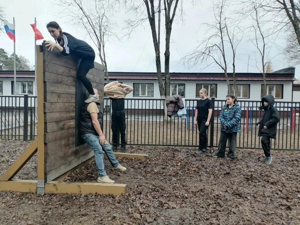 10 апреля 2026 года в Молодёжном патриотическом клубе «Слава» прошли комплексные занятия с воспитанниками