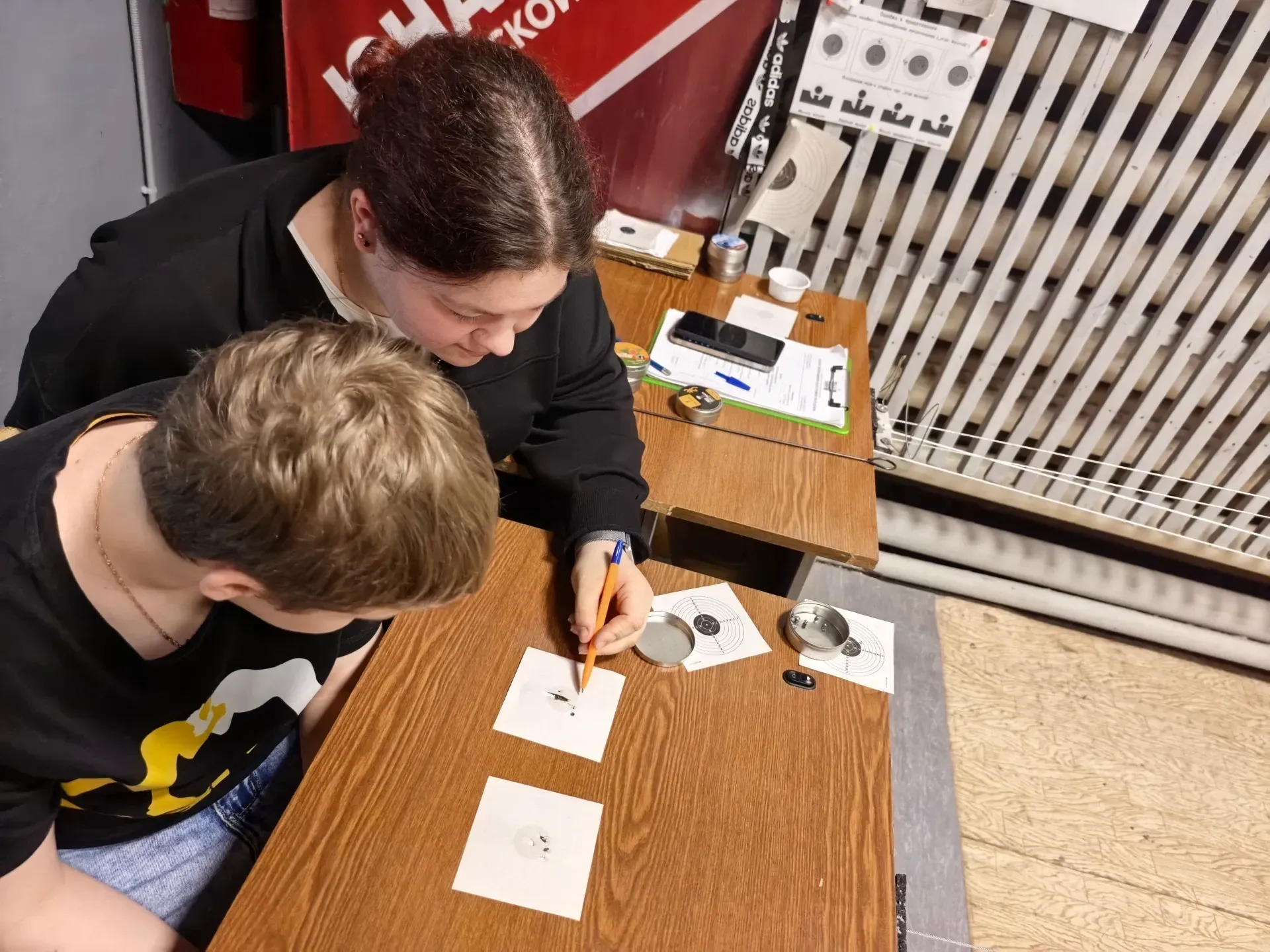 15 апреля 2026 года с воспитанниками Молодёжного патриотического клуба «Слава» прошли занятия по стрельбе