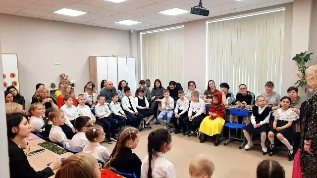 17 апреля 2026 года член отделения организовала и провела для учеников младших классов праздник «День семьи. Родословное дерево»