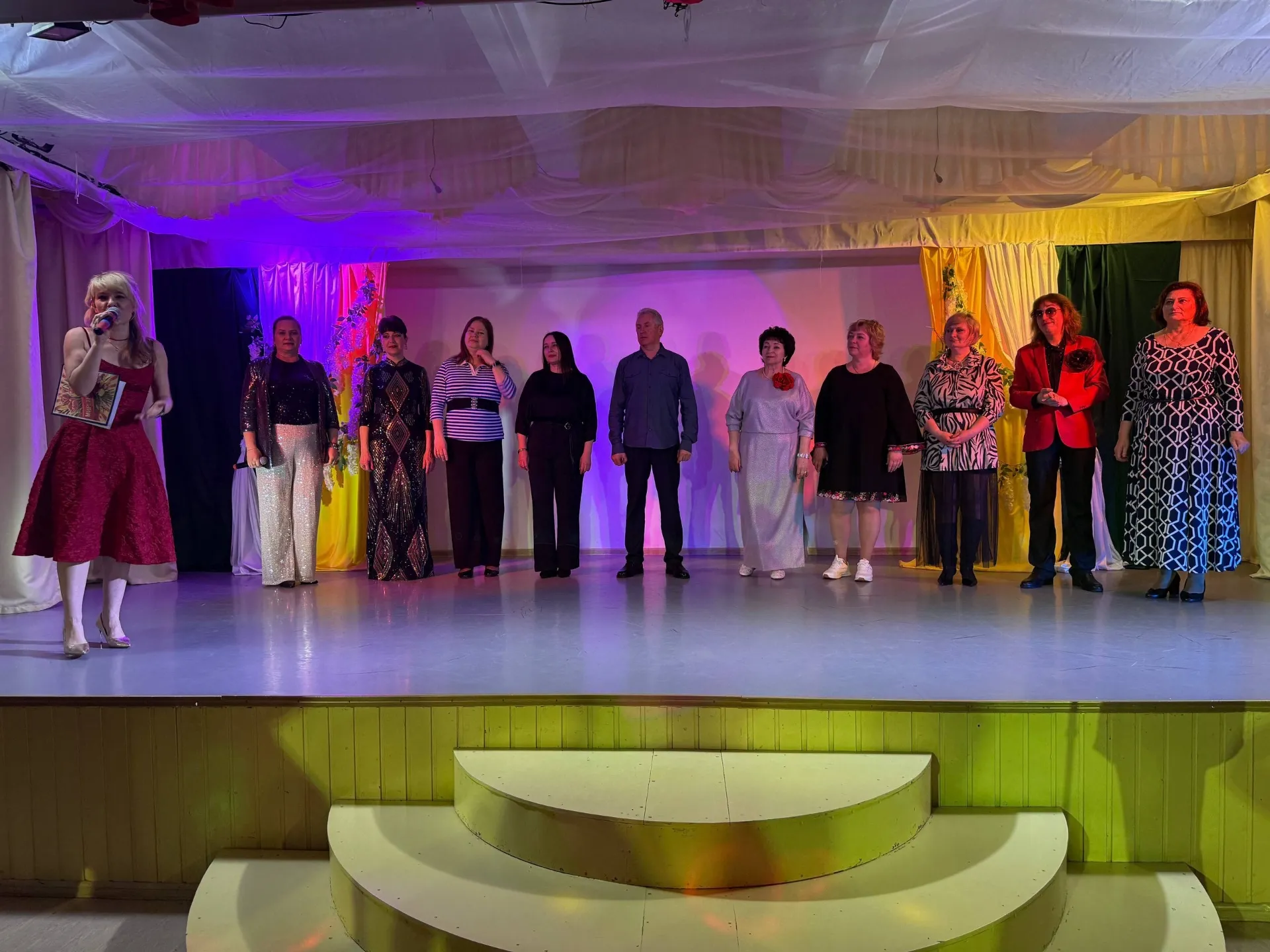 25 апреля 2026 года прошла танцевально-развлекательная программа «МИР! ТРУД! МАЙ!»