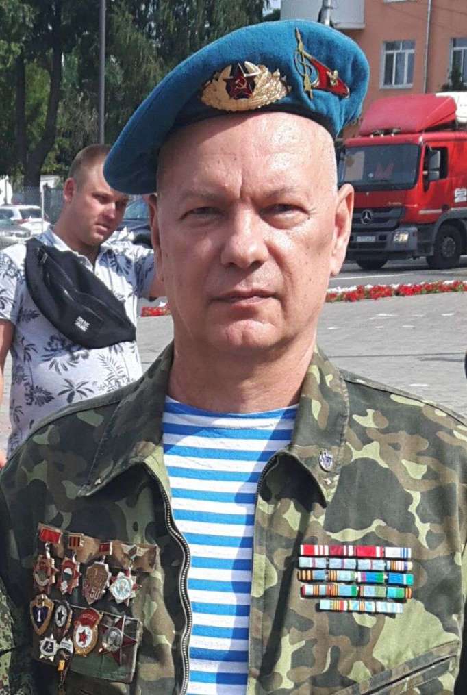 Руководитель первичной организации десантников Попков Владимир Викторович